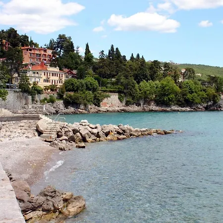 Family Friendly House With A Swimming Pool - Volosko, - 7920 Сasa de vacaciones